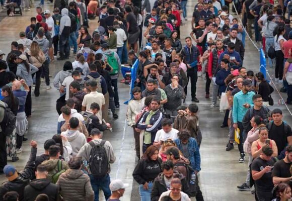Spain immigration amnesty draws 1.2mn applicants