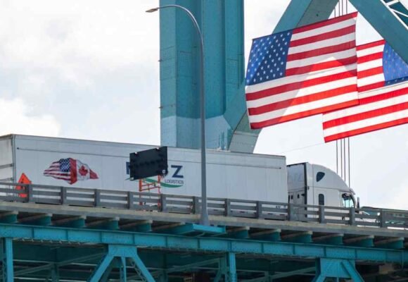 Canada announces $20bn retaliatory tariffs as US trade war escalates